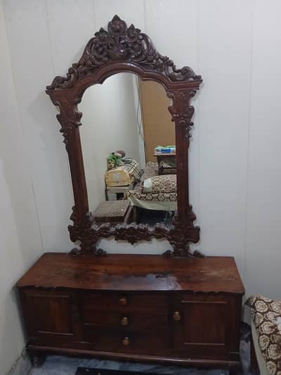 Dressing table