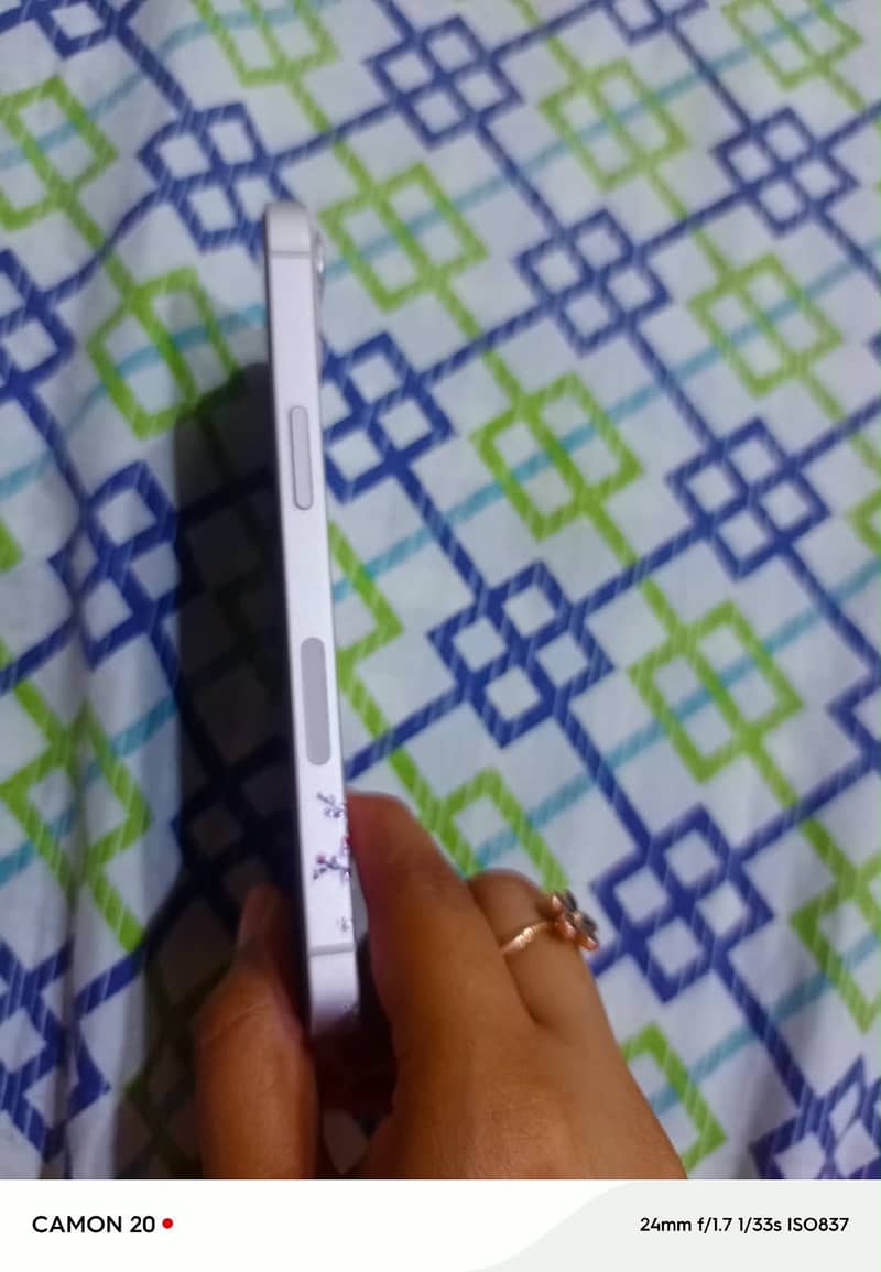 Apple iPhone 13 3