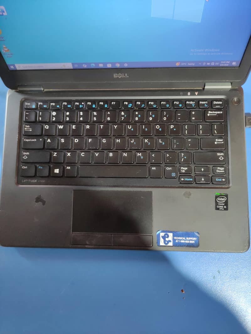 Dell latitude E7250 Model 1
