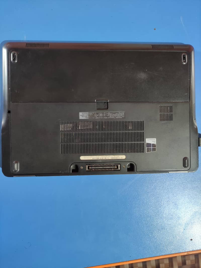 Dell latitude E7250 Model 2