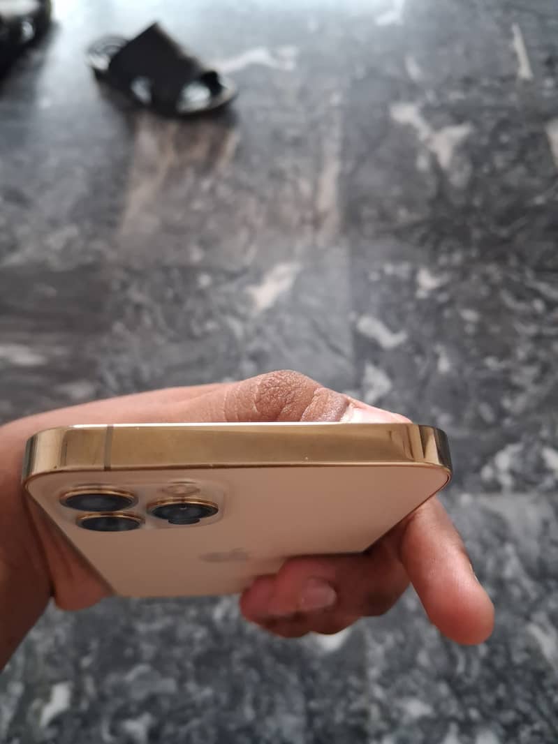 Apple iPhone 12 Pro 3