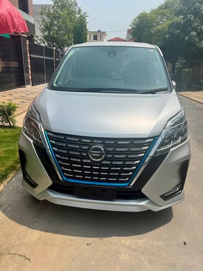 Nissan Serena 2022