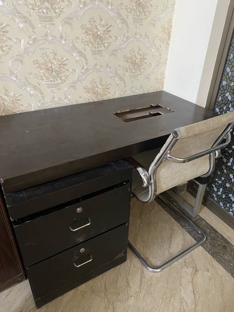 Silayi machine table 1
