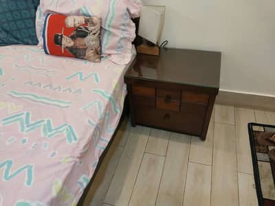 Selling bedset with side tables and dressing table.