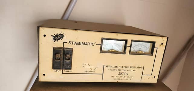2000 W stablizer for sale in good condition.