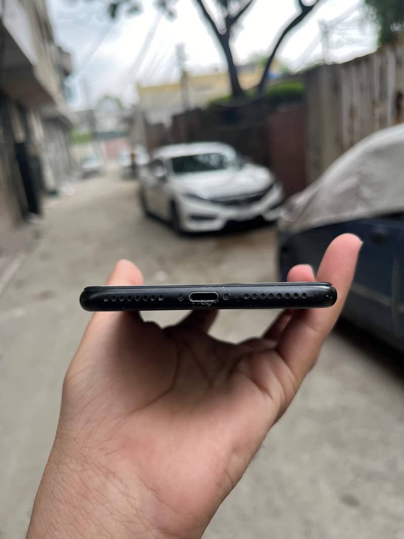 Apple iPhone 7 Plus 1