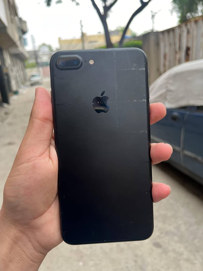 Apple iPhone 7 Plus 5