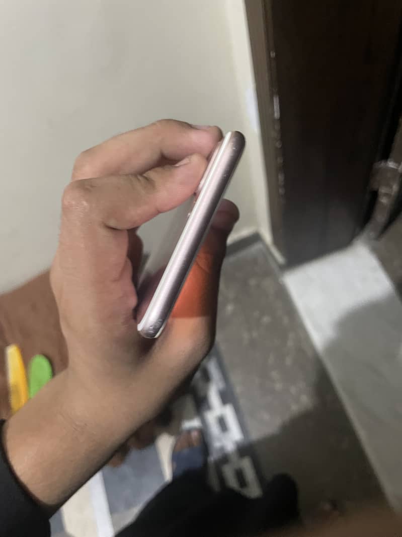 Apple iPhone 7 Plus 1
