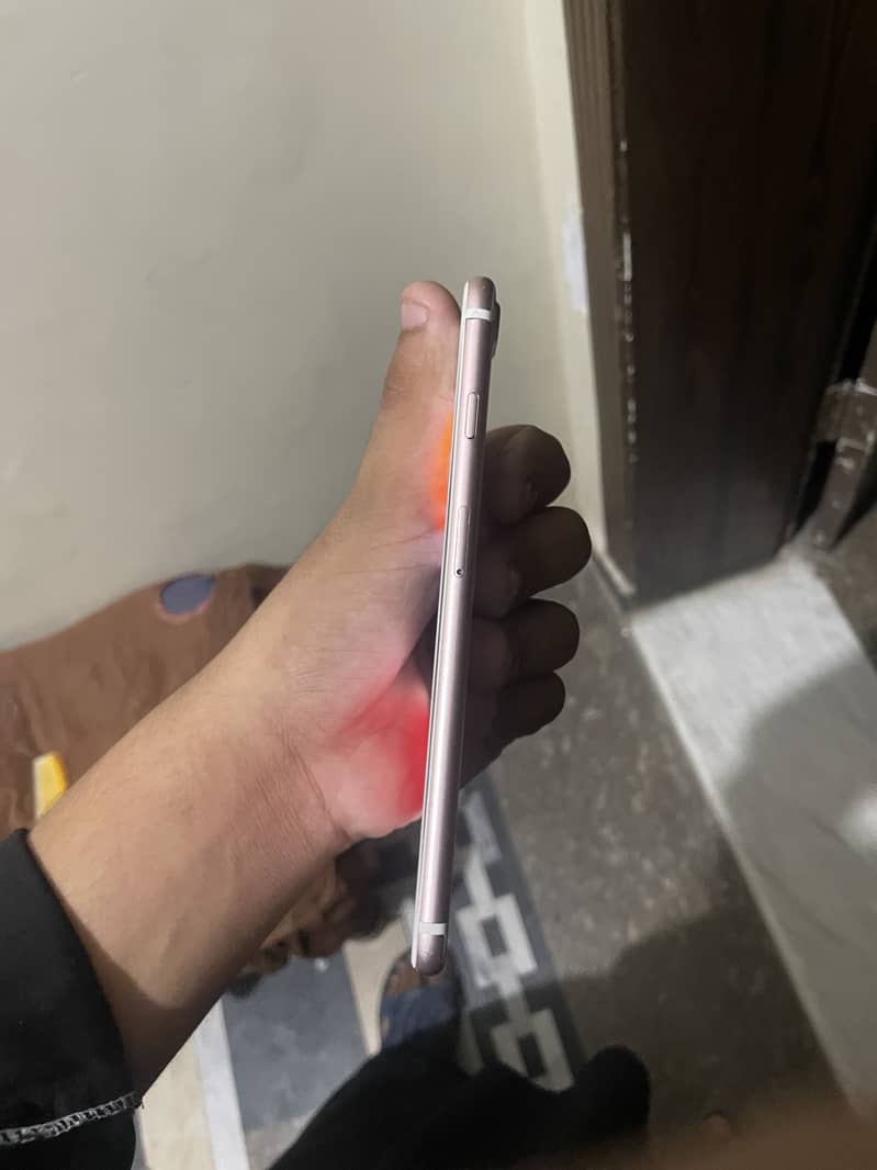 Apple iPhone 7 Plus 2