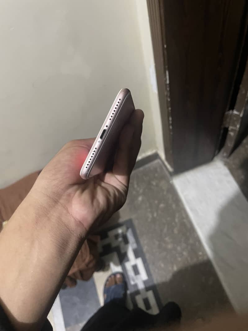 Apple iPhone 7 Plus 3