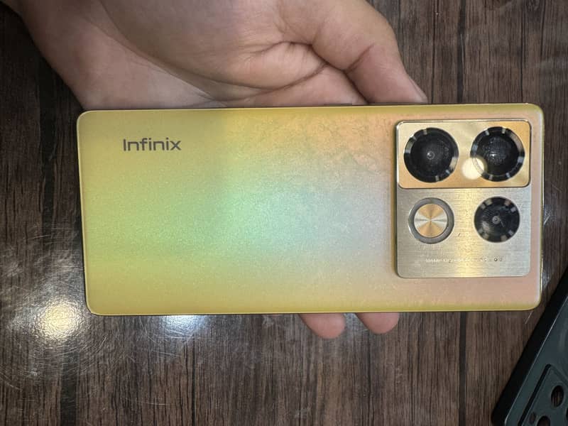 Infinix Note 40 Pro 0
