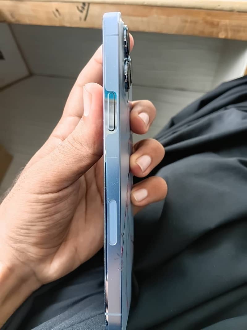 Apple iPhone 13 Pro Max 3