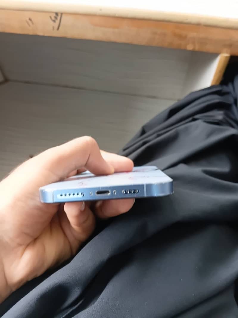 Apple iPhone 13 Pro Max 4