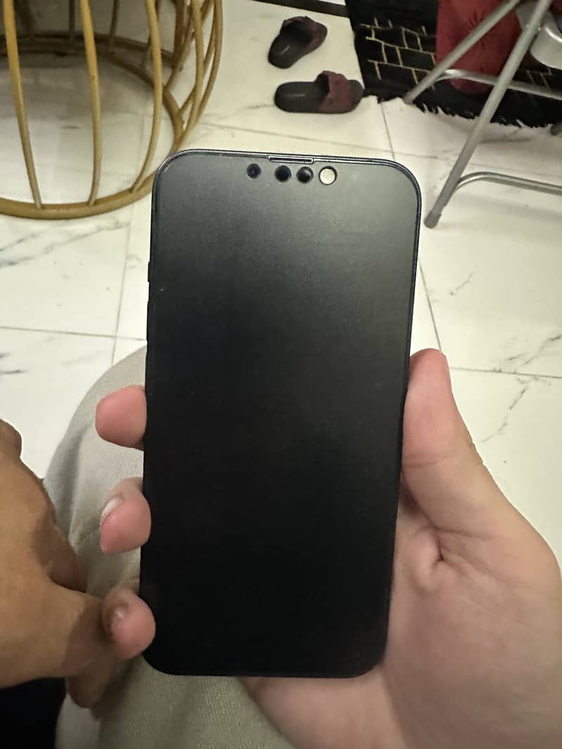 Apple iPhone 13 4