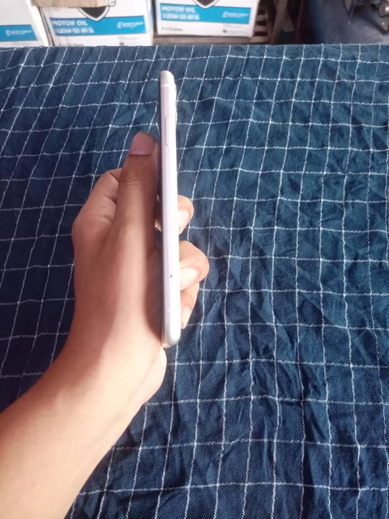 Apple iPhone 11 5