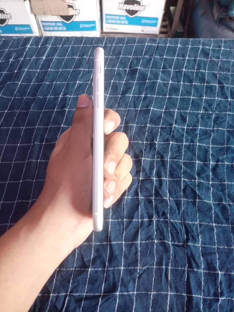 Apple iPhone 11 6