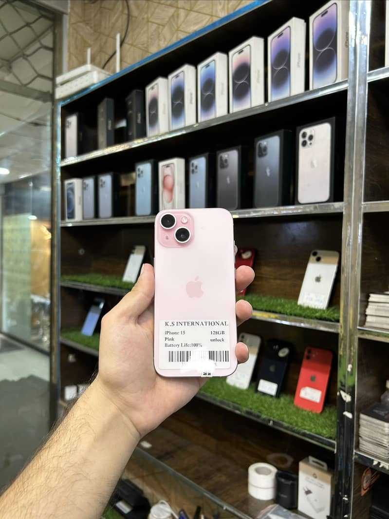 Apple iPhone 15 4