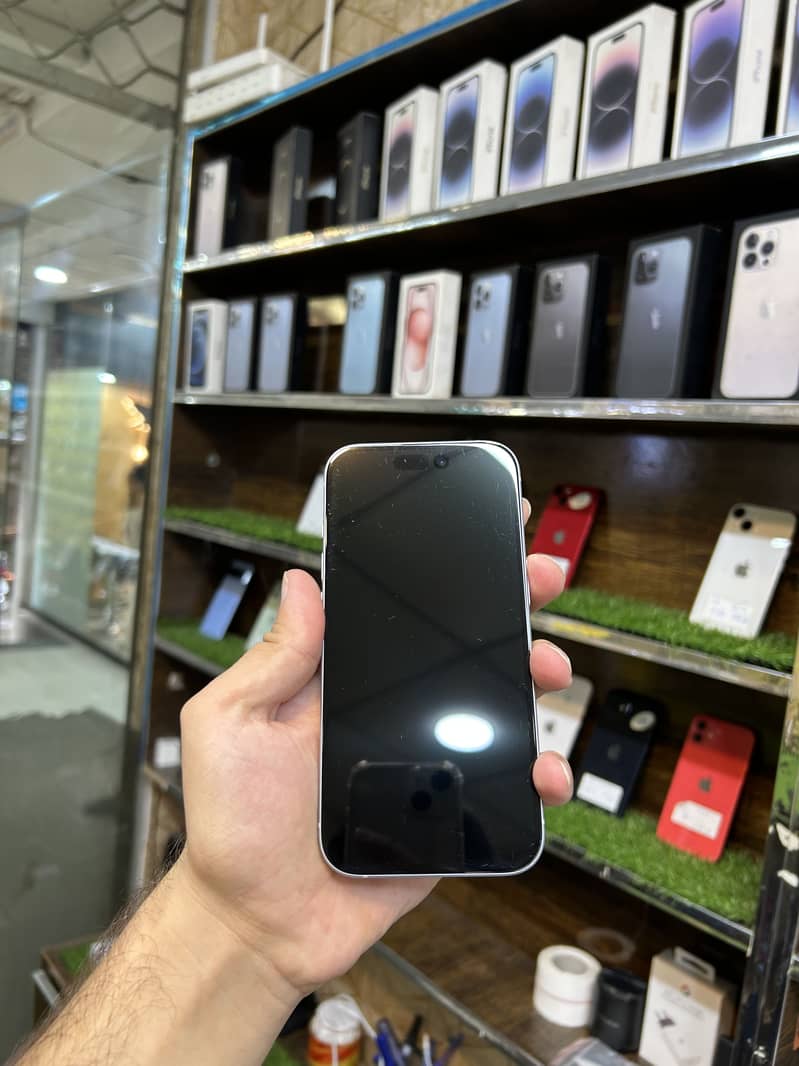 Apple iPhone 15 8