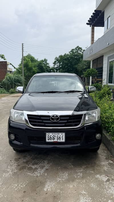 Toyota Hilux 2013