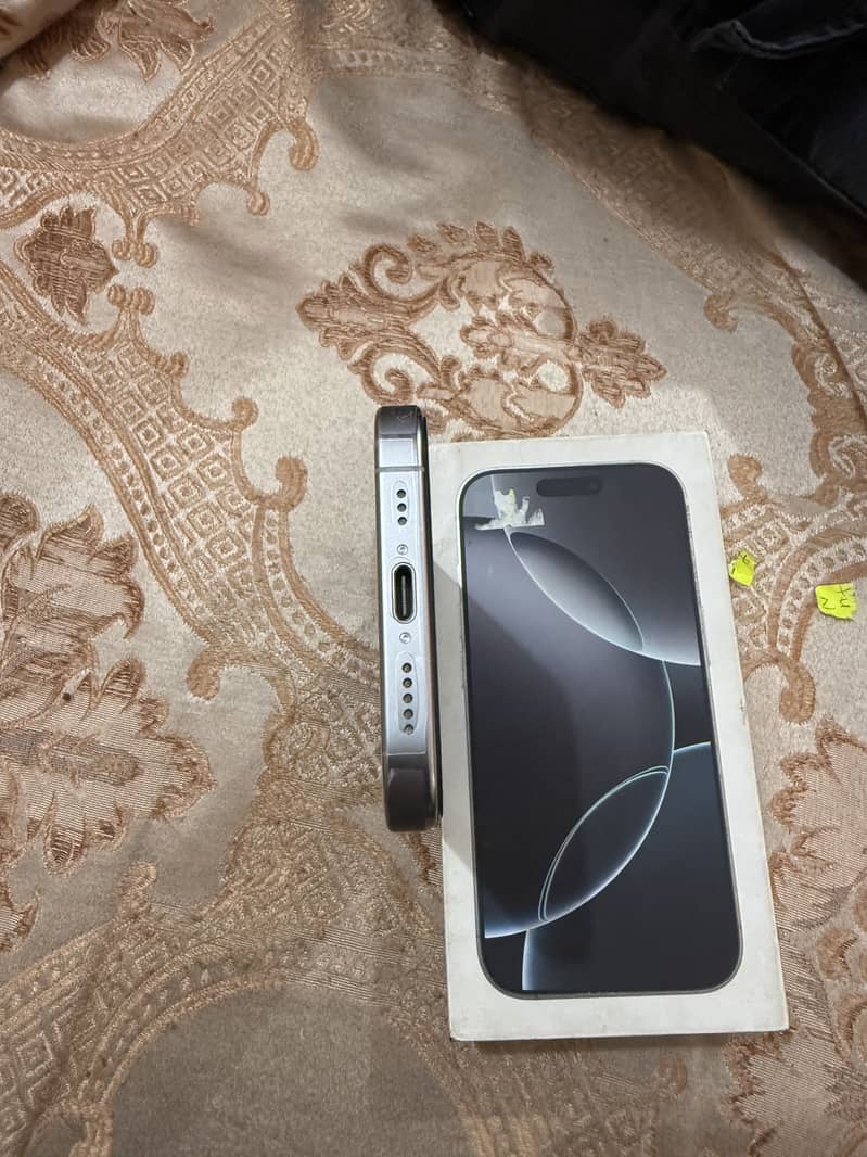 Apple iPhone 16 Pro 5