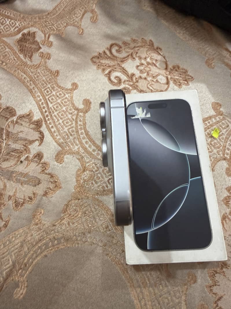 Apple iPhone 16 Pro 6