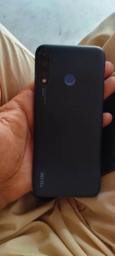 Tecno Spark 4