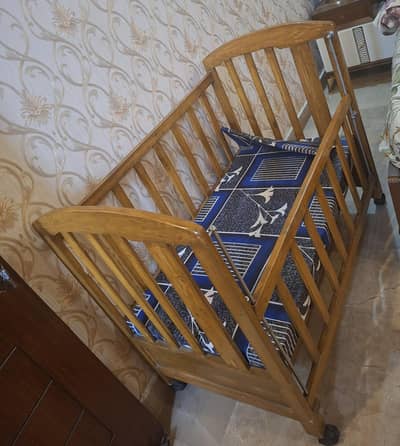 baby cot