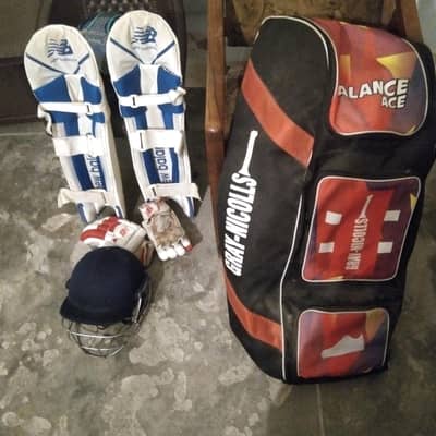 Helmet 10/9 Pads 10/9 Bag 10/10 and Gloves 10/7