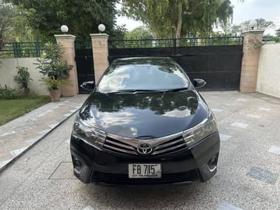 Toyota Corolla 2015 grande sunroof