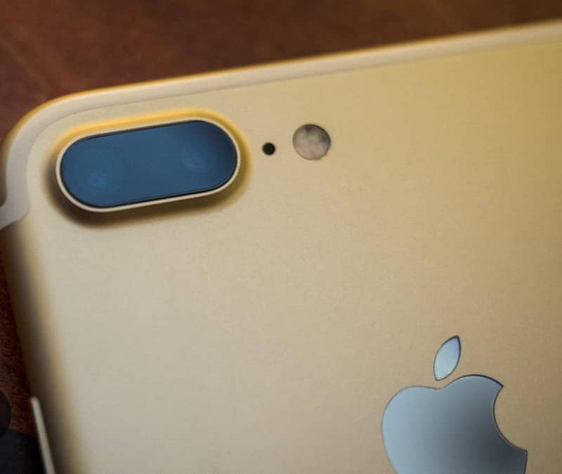 Apple iPhone 7 Plus 2