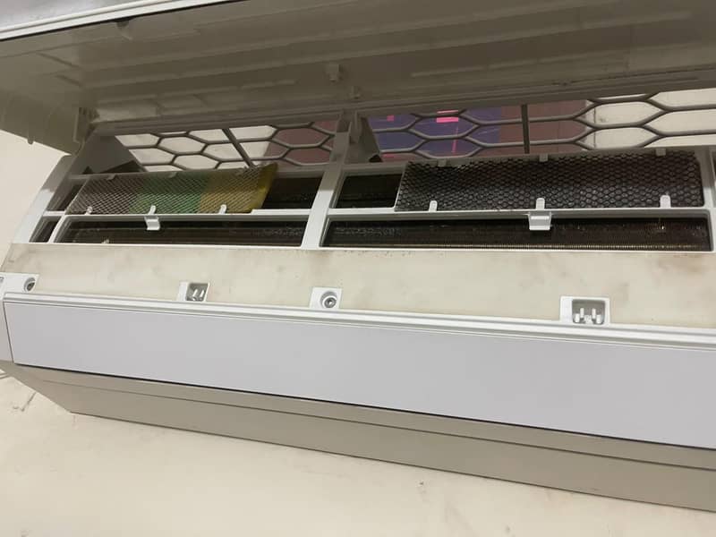 Gree 1 ton split ac 3