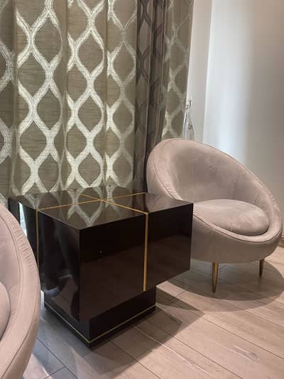 Coffee table and 2 Modern stylish pod style room sofa chairs set