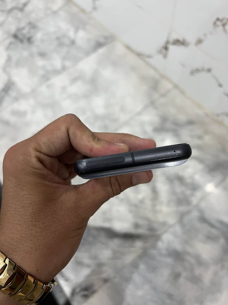 Google Pixel 8 4