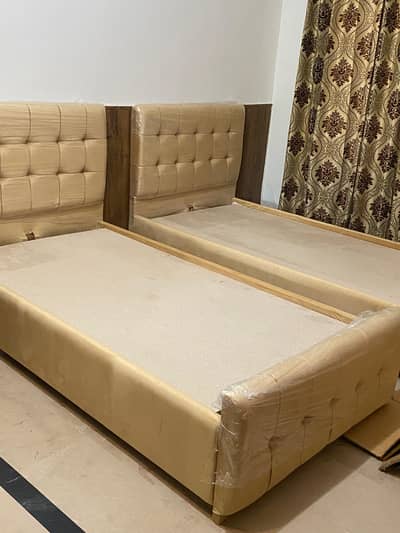 Brand new condition Twin single beds wooden