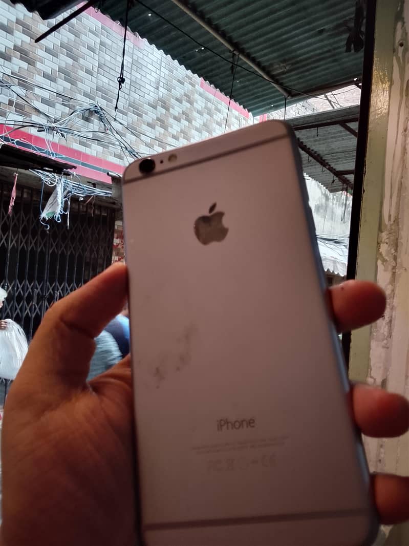 Apple iPhone 6 Plus 0
