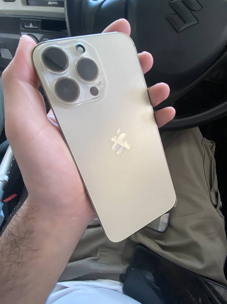 Apple iPhone 14 Pro Max 4