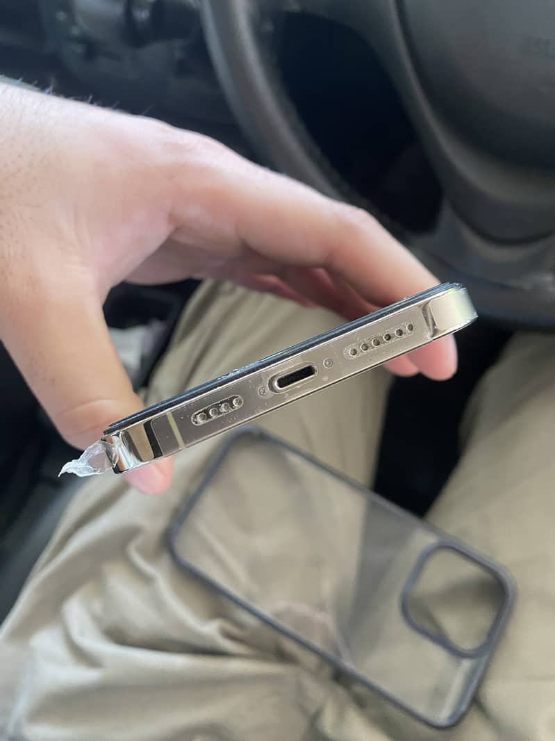 Apple iPhone 14 Pro Max 5