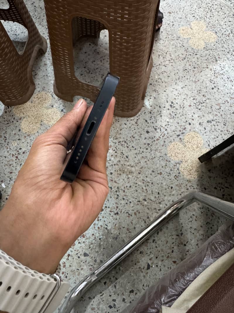 Apple iPhone 14 4