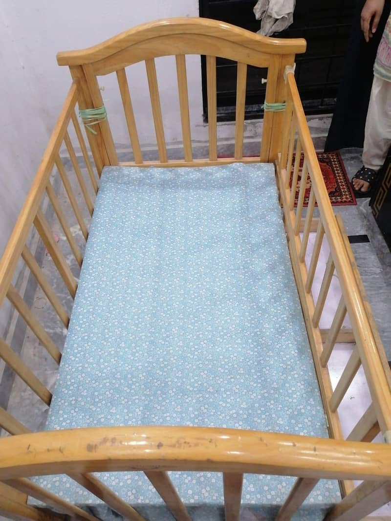baby cot 1