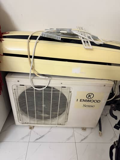 Kenwood 1.5 ton non inverter excellent condation