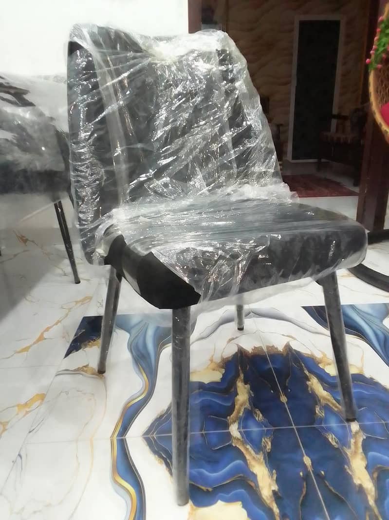 Table Chairs 1