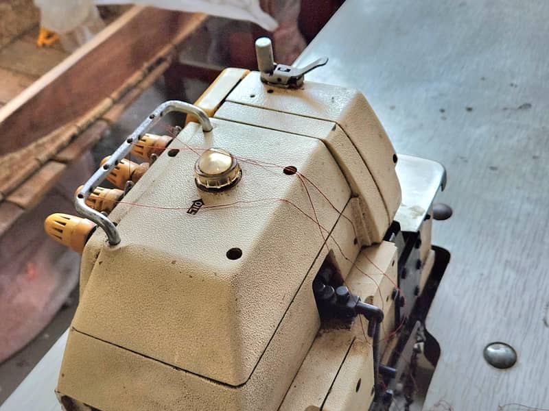 Overlocker machine 1