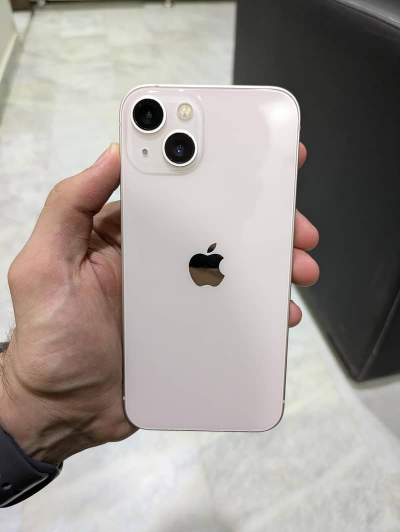 Apple iPhone 13 0