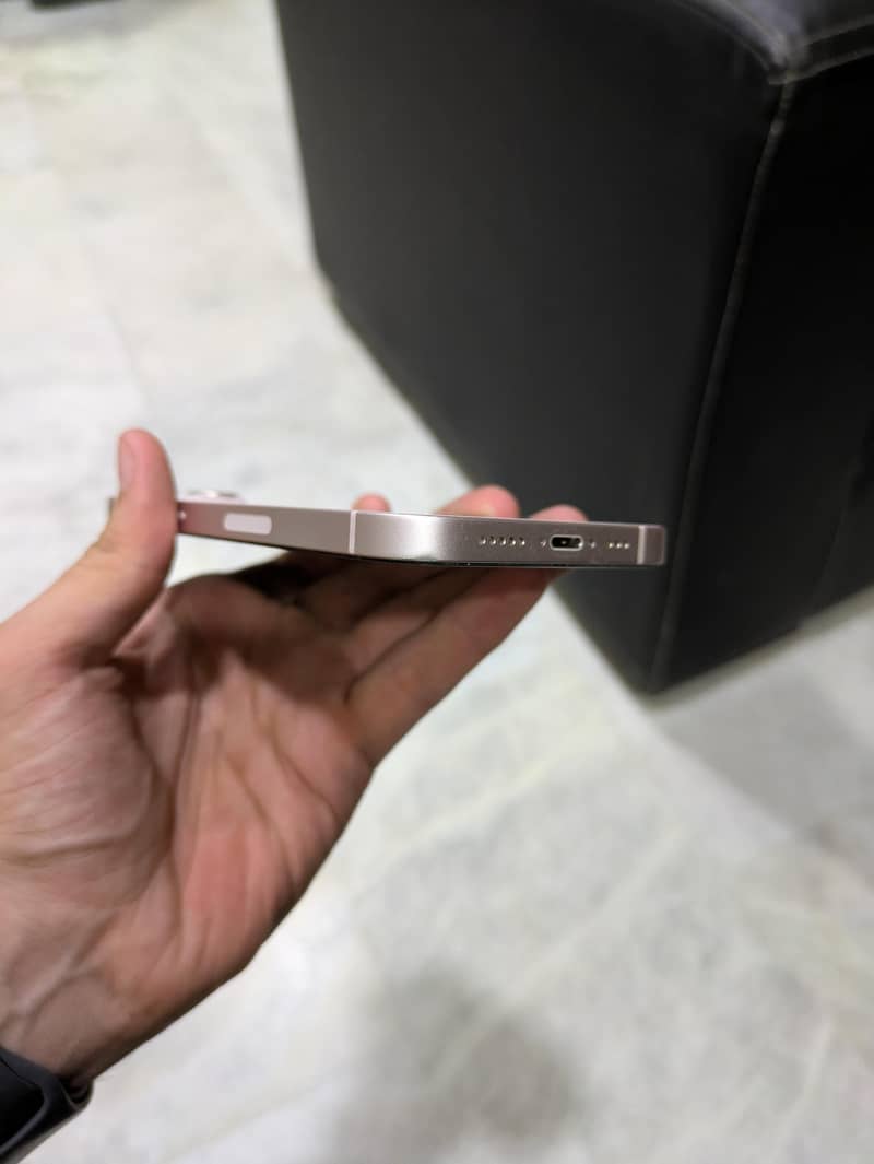 Apple iPhone 13 4