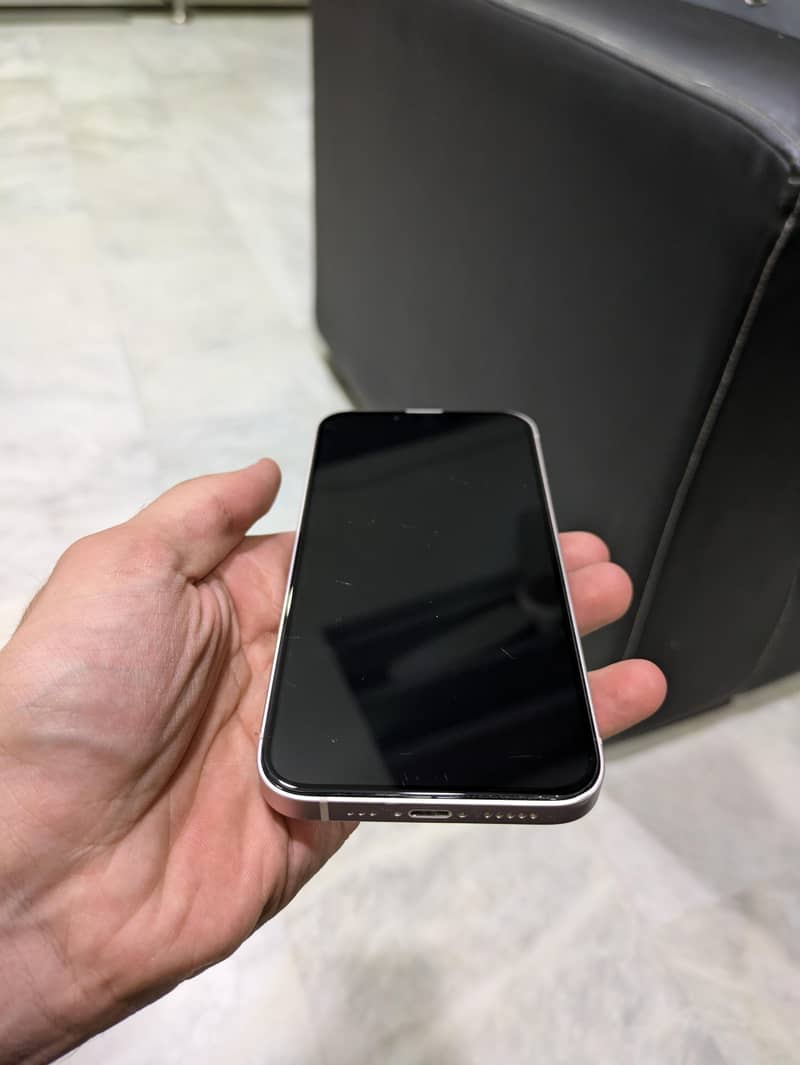 Apple iPhone 13 6