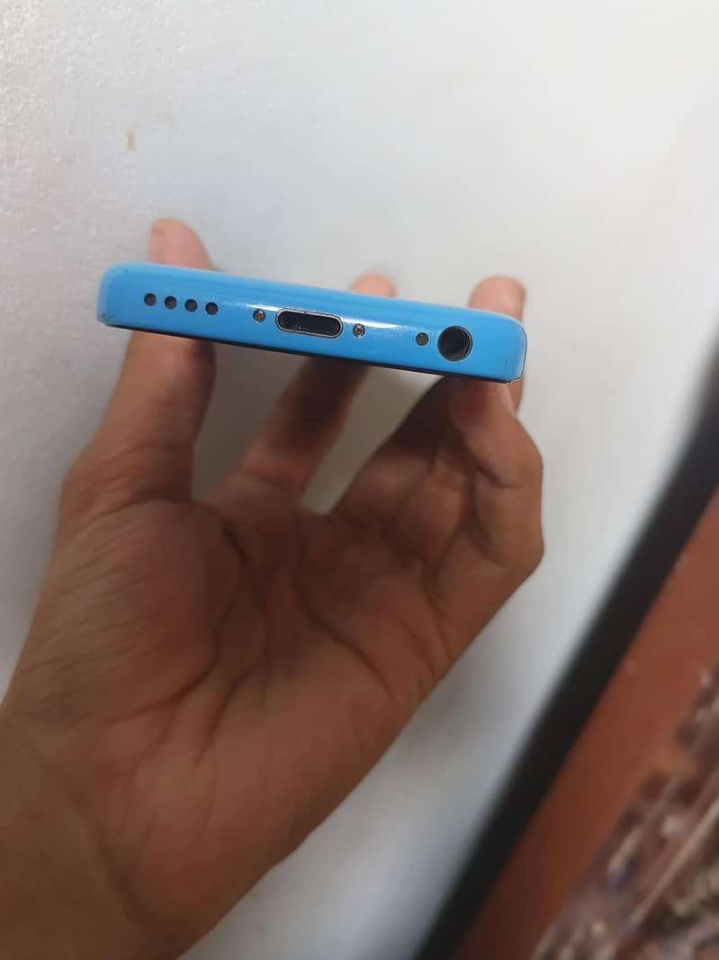 Apple iPhone 5c 1