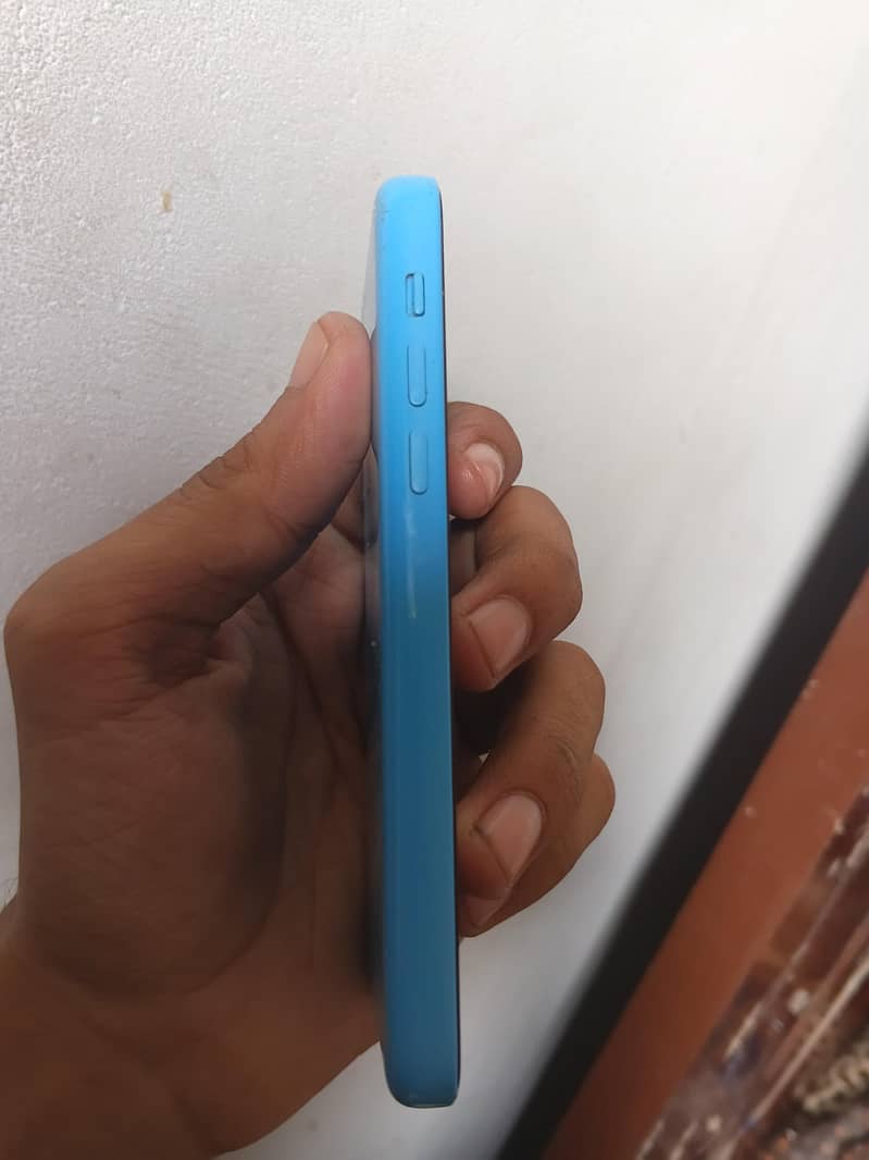 Apple iPhone 5c 3
