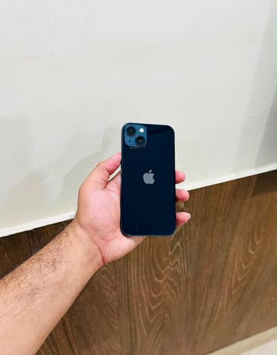 Apple iPhone 13