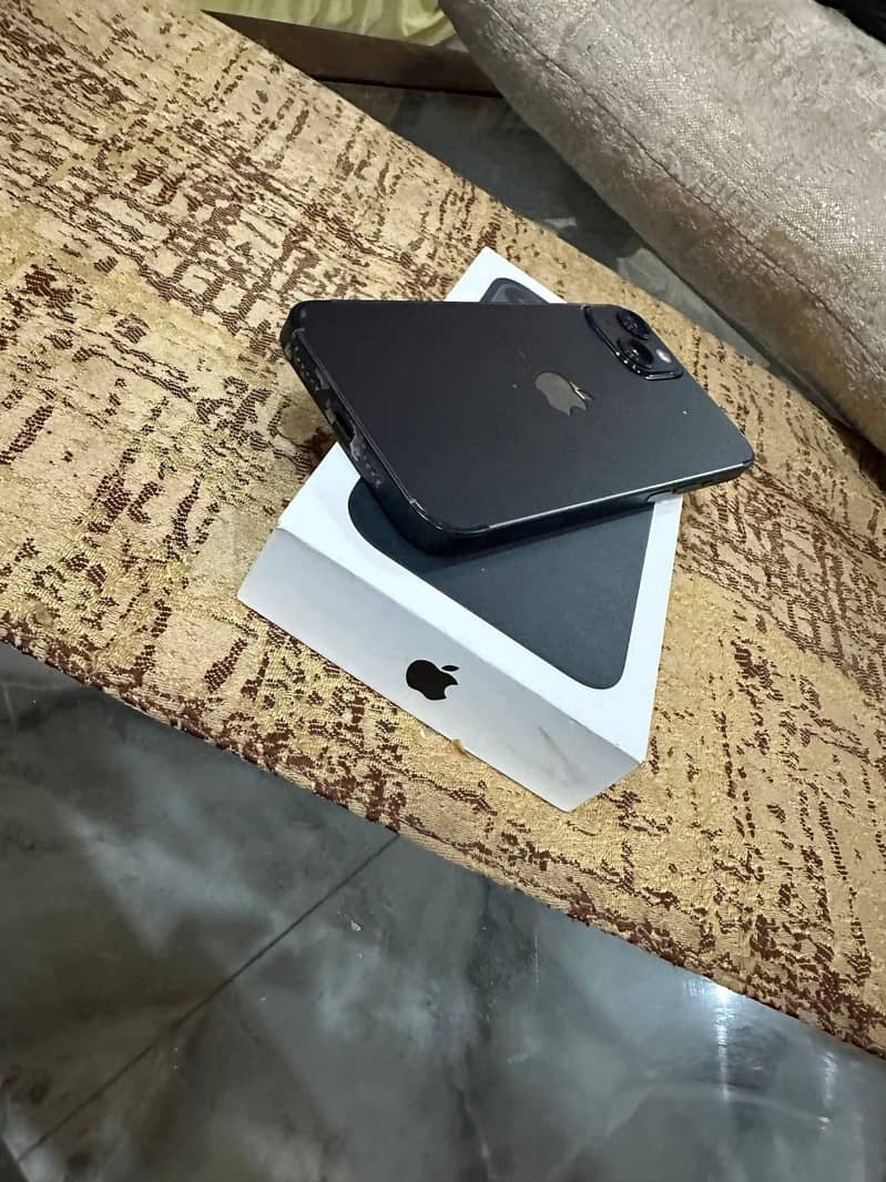 Apple iPhone 13 1