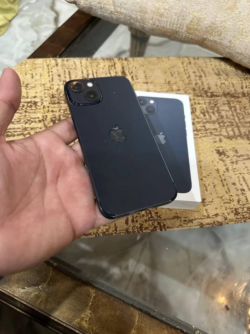 Apple iPhone 13 4